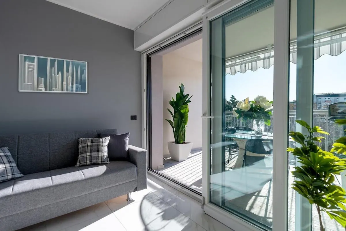 New Apartment With 4 Bethrooms Milan