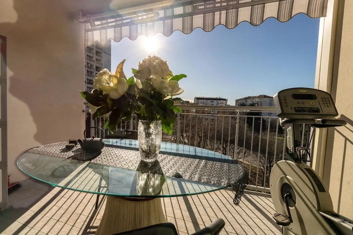 New Apartment With 4 Bedrooms Milan